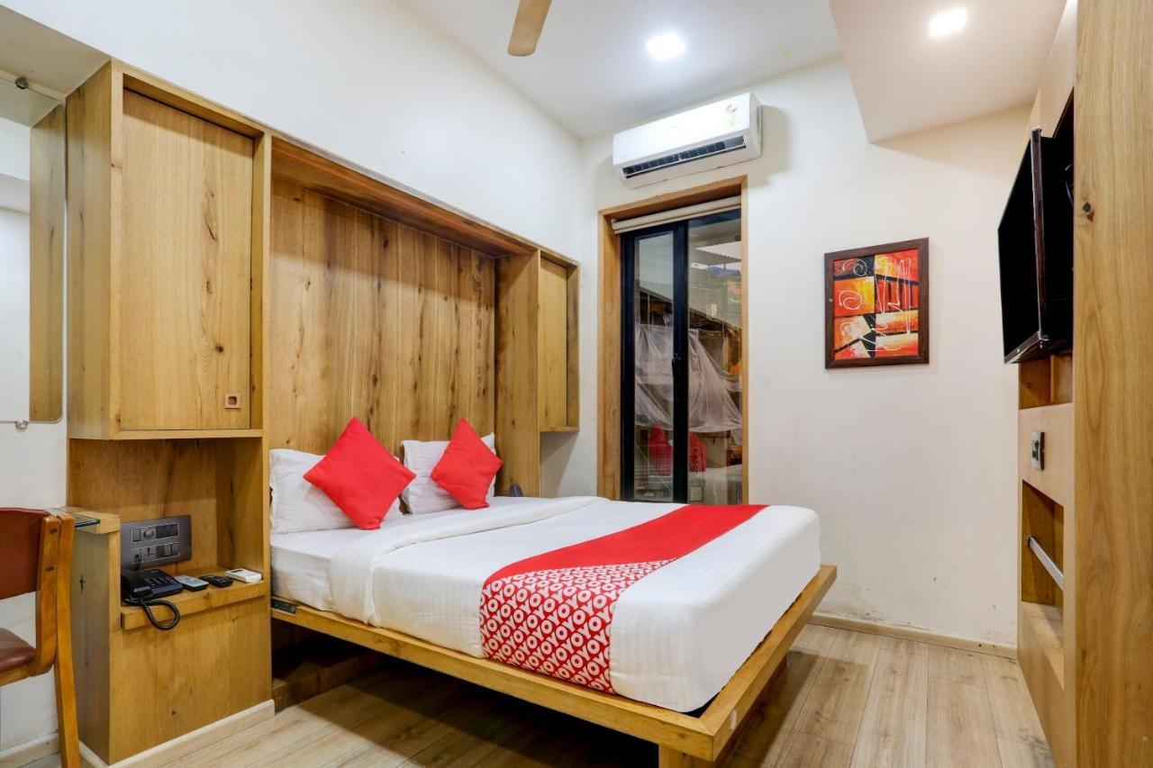 Oyo 81549 Hotel Elegance Nx Bombay Esterno foto